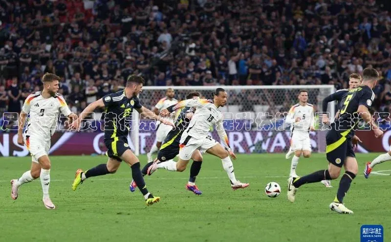 k1体育 十年品牌慧博云通足球运动员佳得乐饮料：提升体能的最佳选择